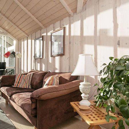 Three-Bedroom Holiday Home In Rodby 38 Kramnitse Exterior foto