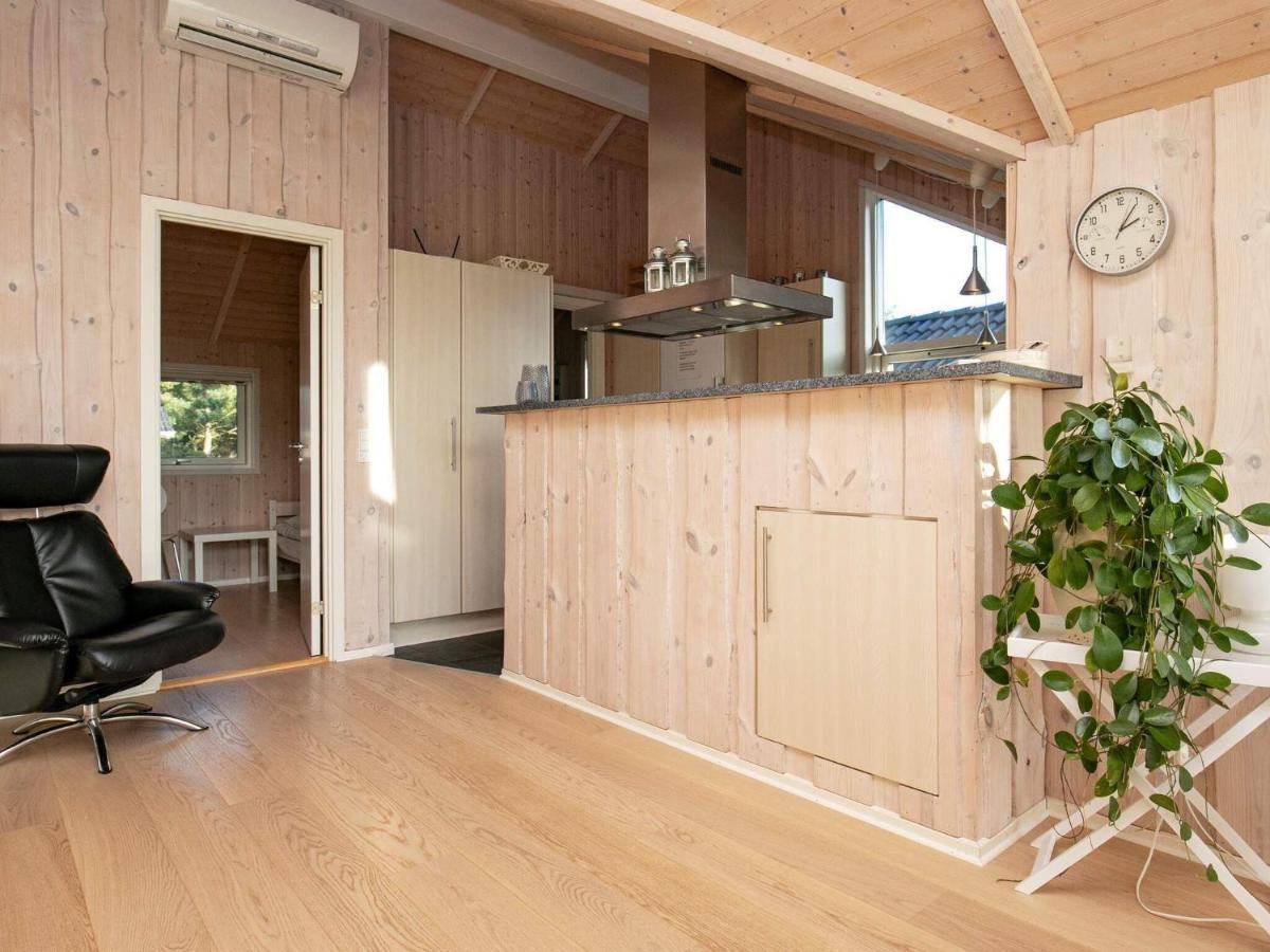 Three-Bedroom Holiday Home In Rodby 38 Kramnitse Exterior foto
