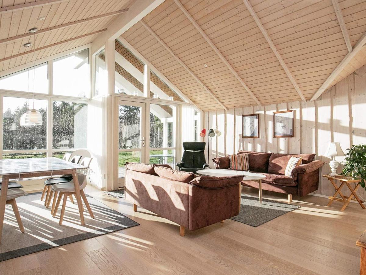 Three-Bedroom Holiday Home In Rodby 38 Kramnitse Exterior foto